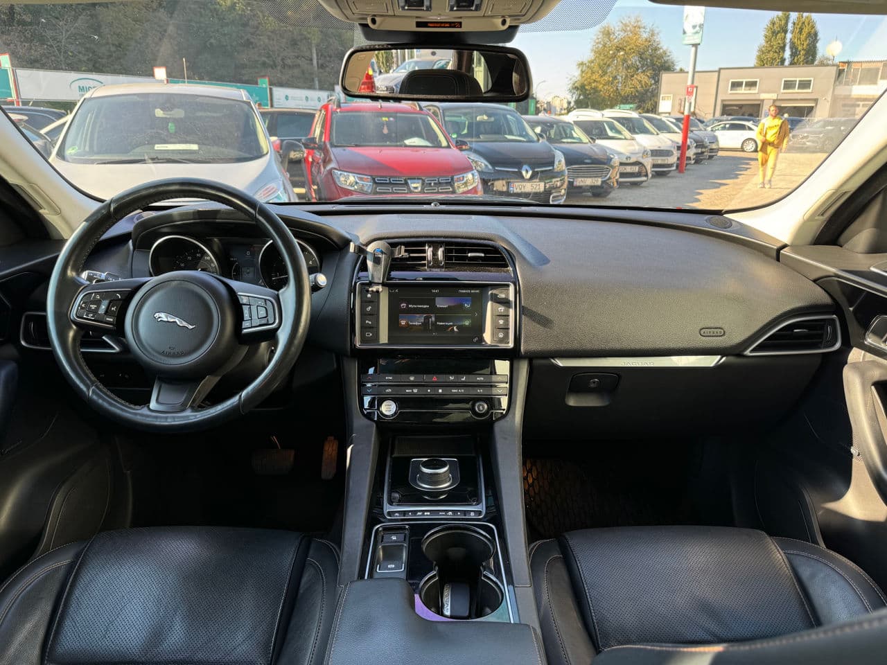 Jaguar F-Pace 2016 — Миниатюра 7
