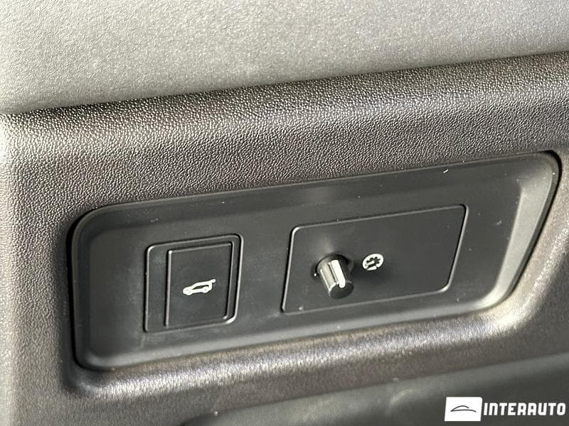Land Rover Discovery Sport 2016 — Миниатюра 14