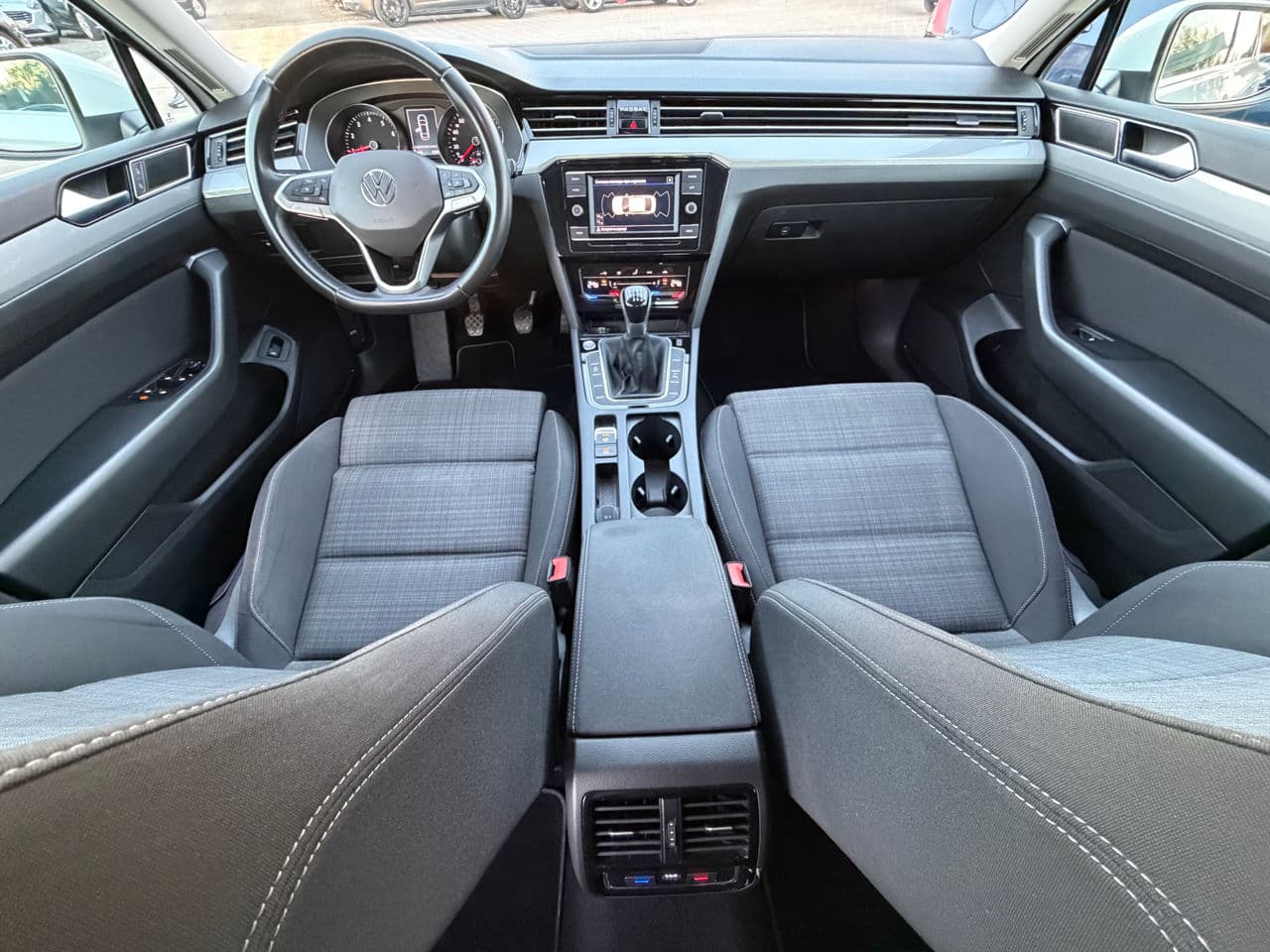 Volkswagen Passat 2020 — Миниатюра 8