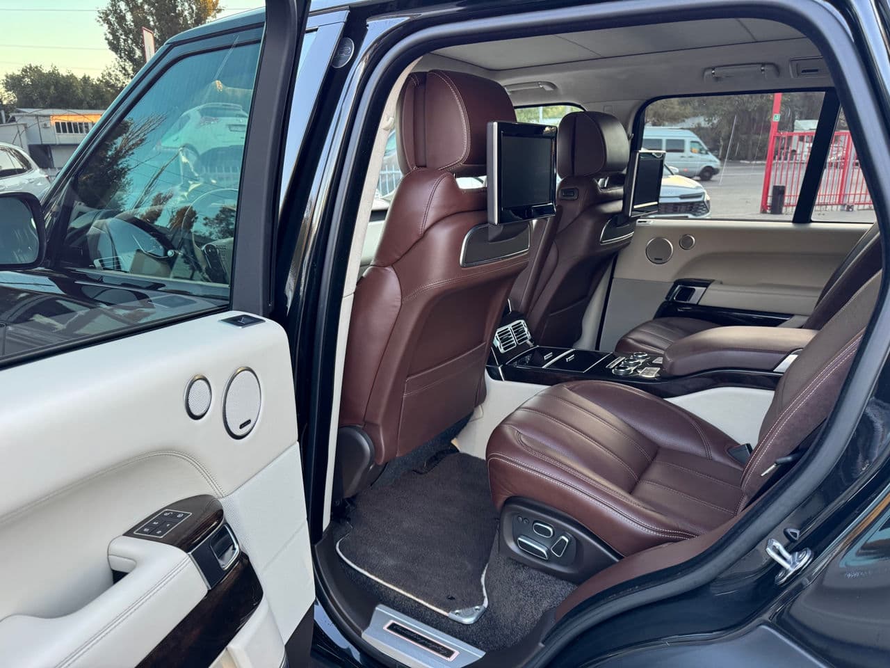 Land Rover Range Rover Vogue 2014 — Миниатюра 25