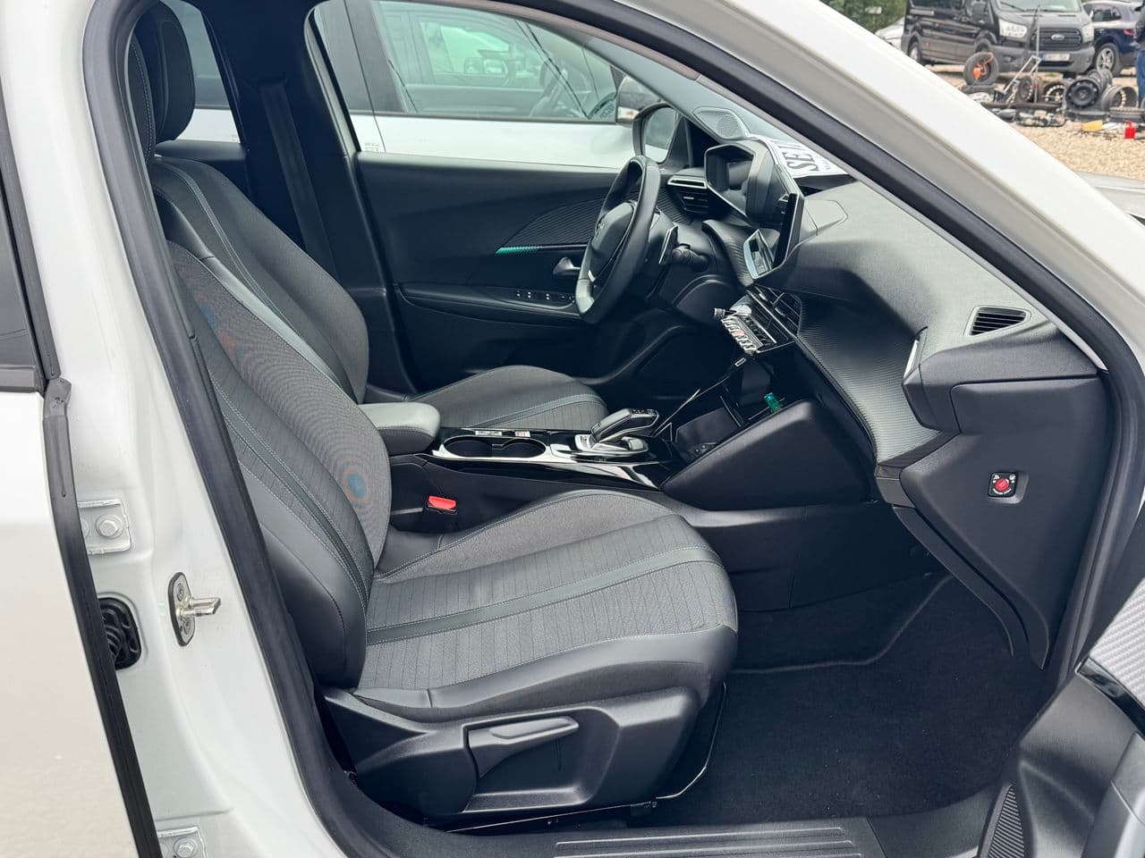 Peugeot 2008 2021 — Миниатюра 15
