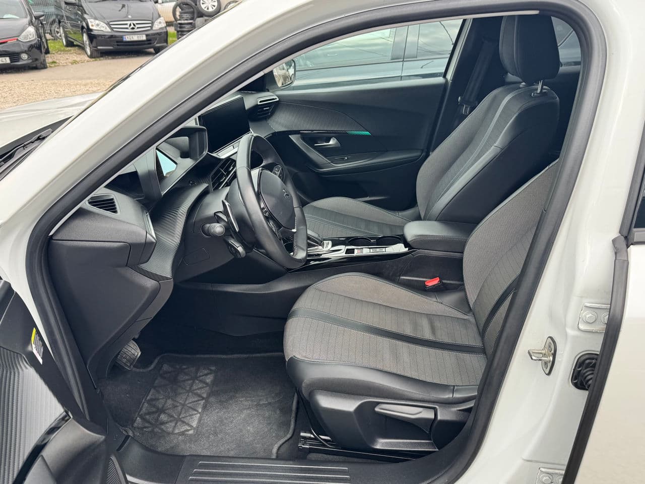 Peugeot 2008 2021 — Миниатюра 5