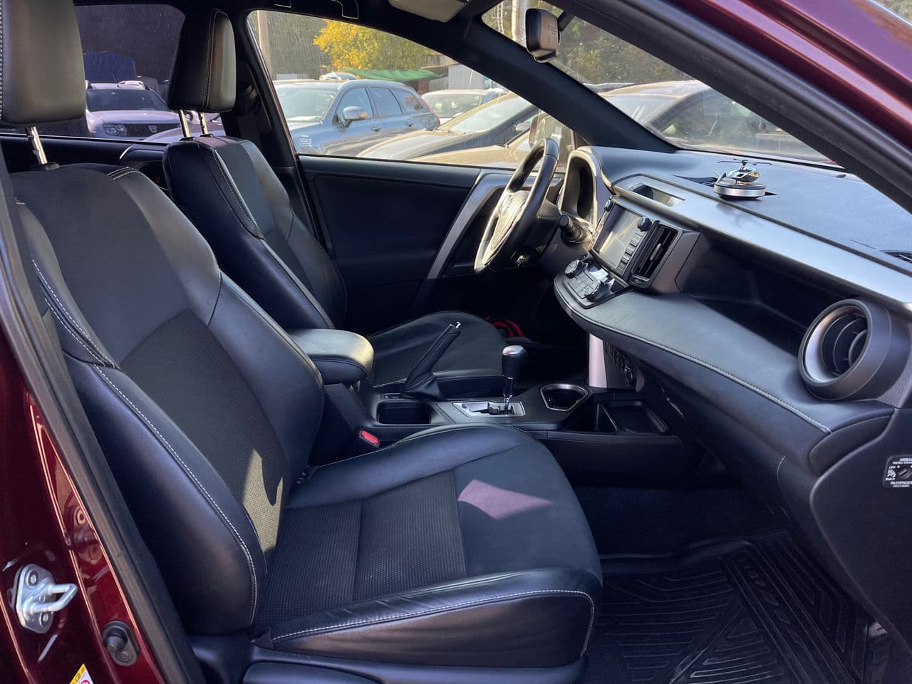 Toyota Rav-4 2016 — Миниатюра 17