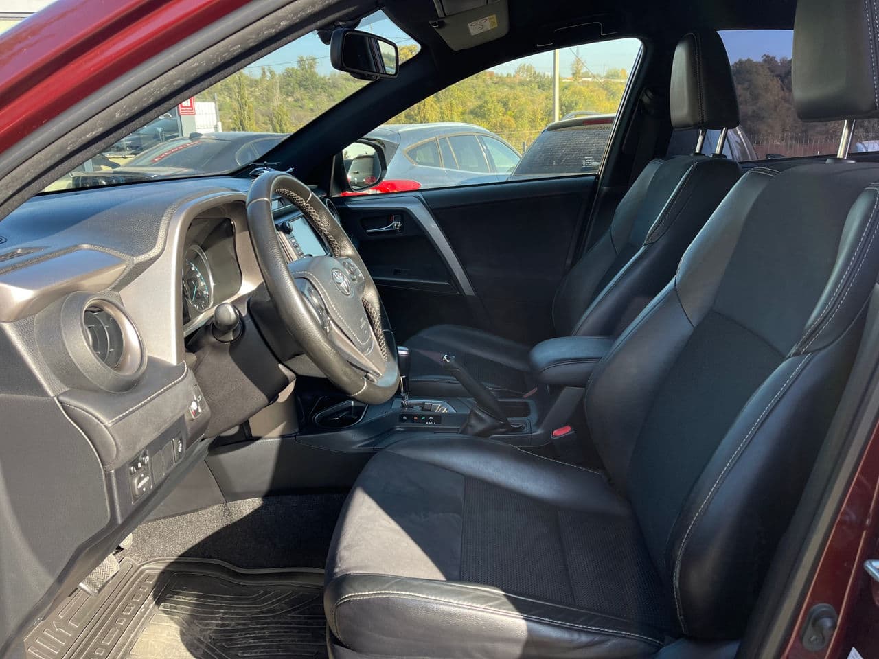 Toyota Rav-4 2016 — Миниатюра 6