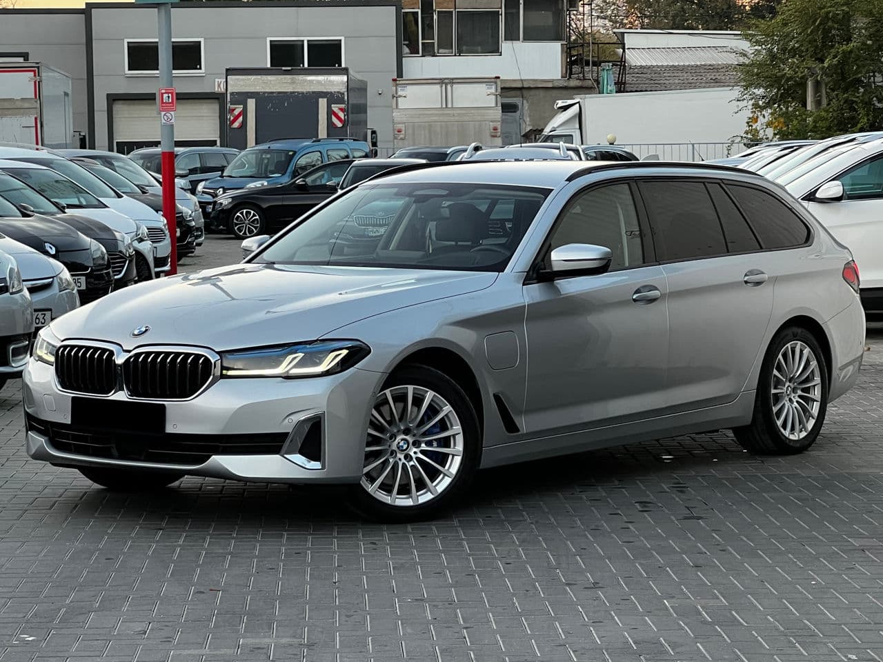 BMW 530e 2021 — Миниатюра 4