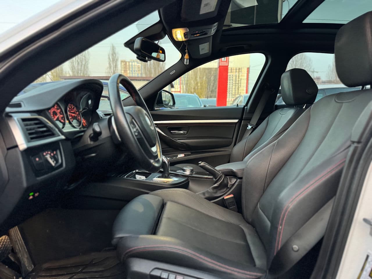 BMW 330 GT 2017 — Миниатюра 5