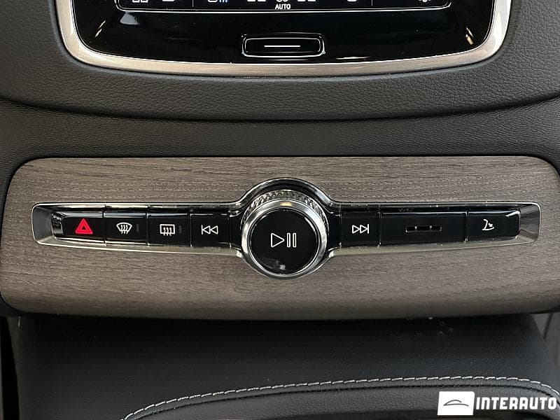 Volvo XC 90 2023 — Миниатюра 12