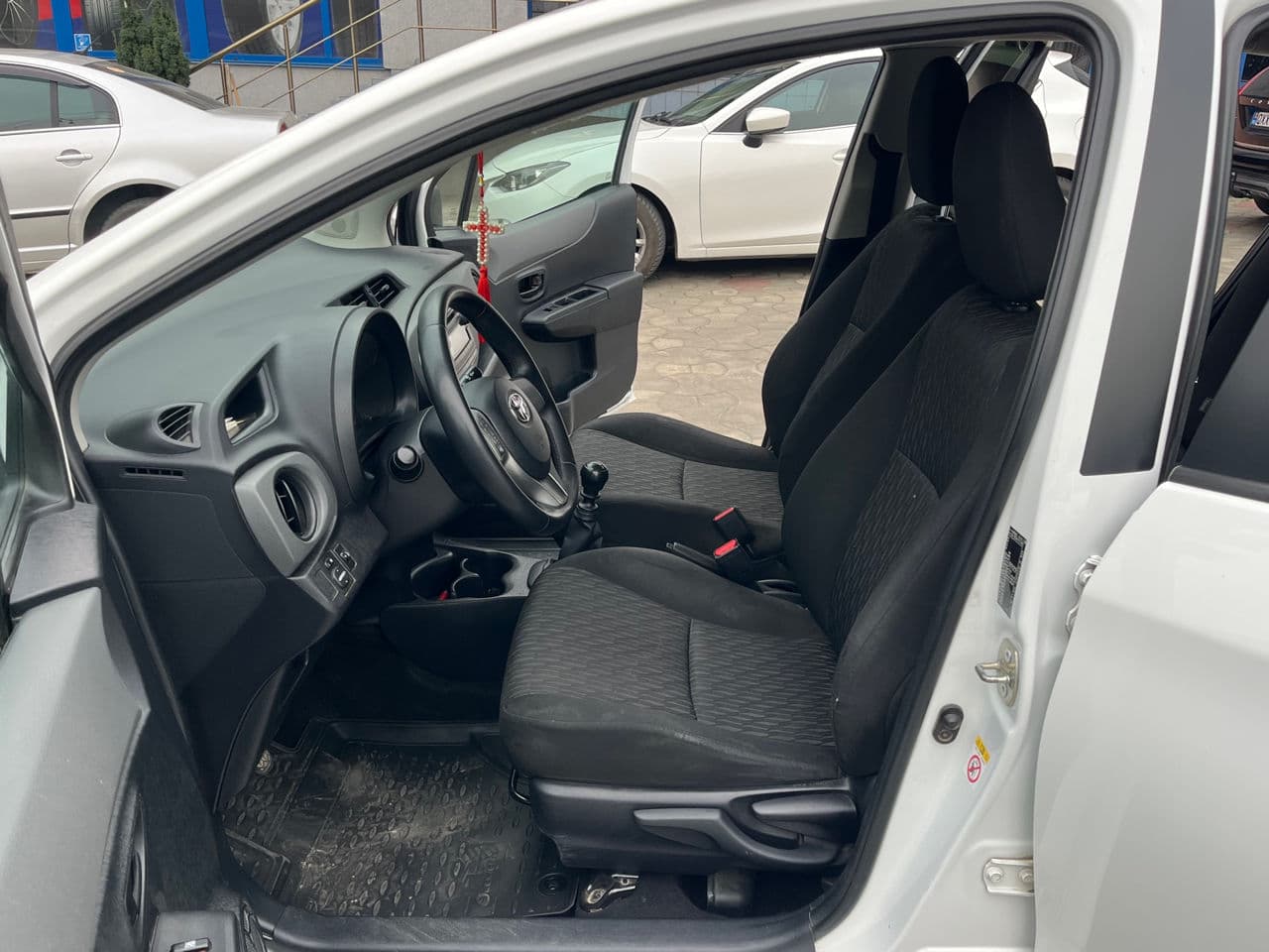 Toyota Yaris 2013 — Миниатюра 6