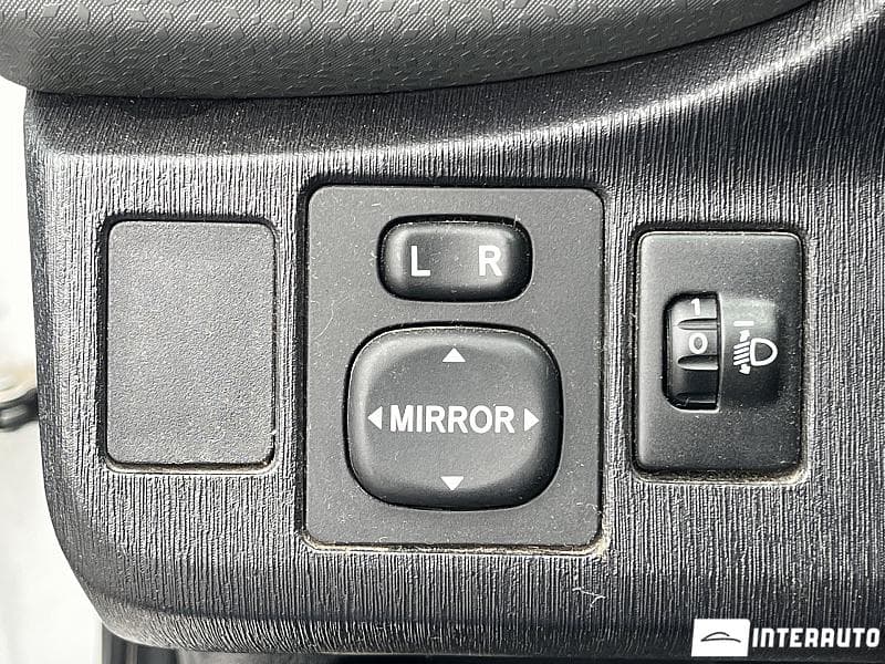 Toyota Yaris 2013 — Миниатюра 8
