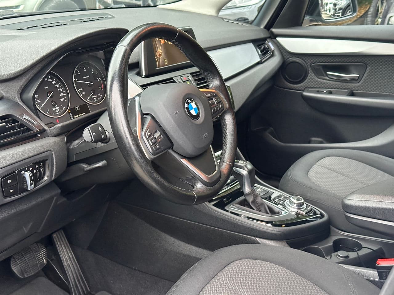 BMW 218d 2015 — Миниатюра 8