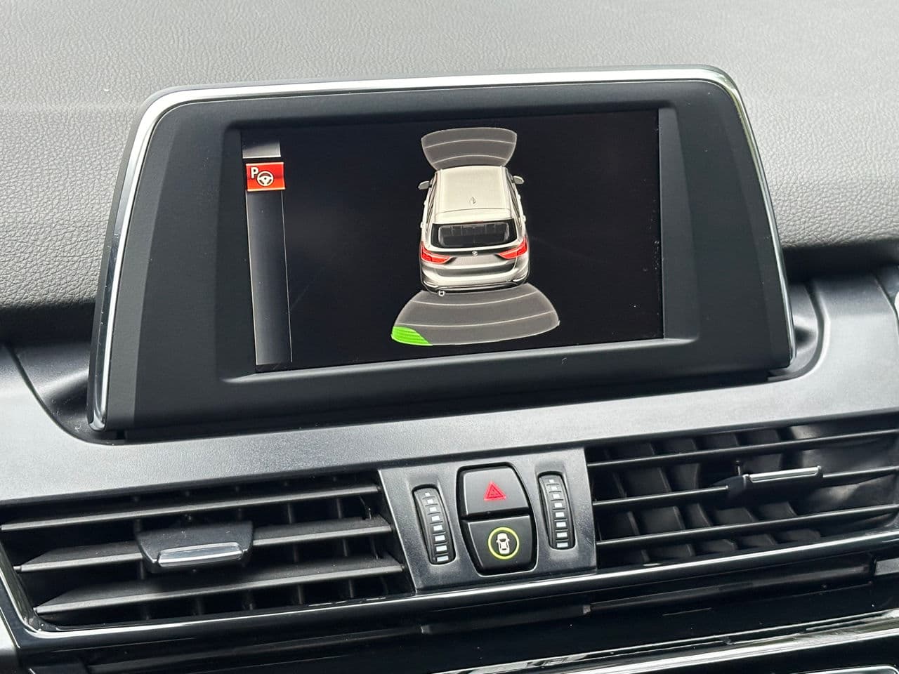 BMW 218d 2015 — Миниатюра 12