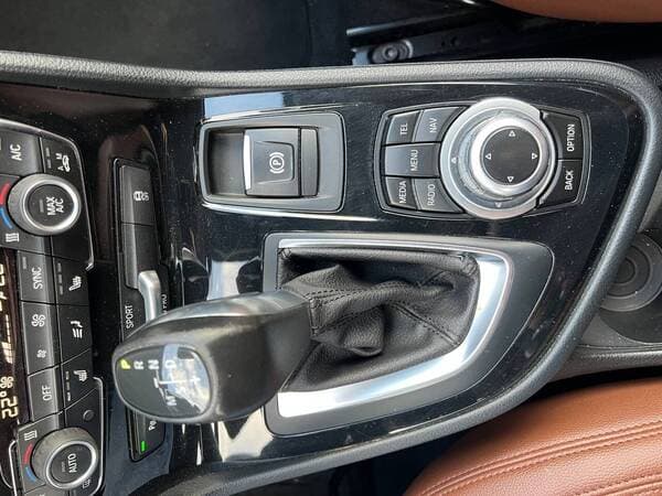2015 BMW 218d — Miniatură 13