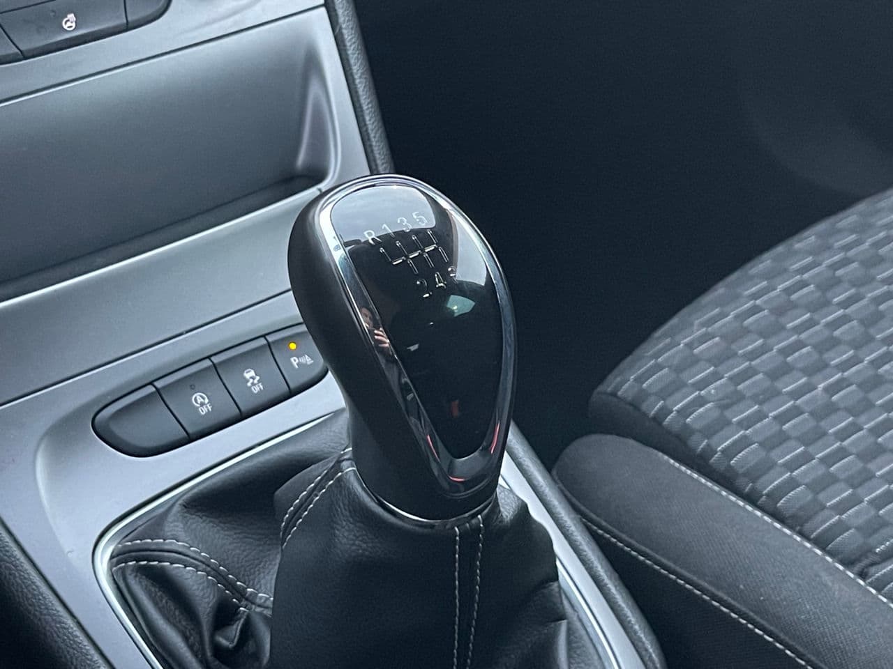 Opel Astra 2017 — Миниатюра 11
