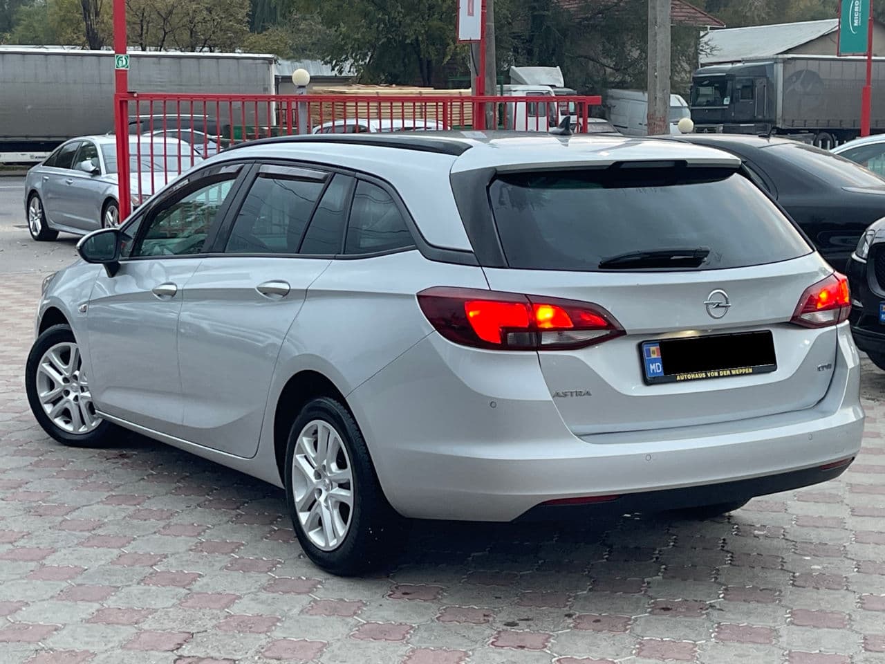 Opel Astra 2017 — Миниатюра 2