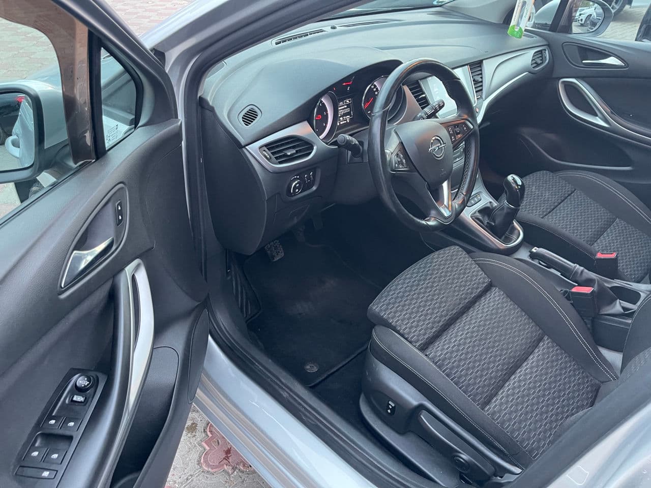 Opel Astra 2017 — Миниатюра 5