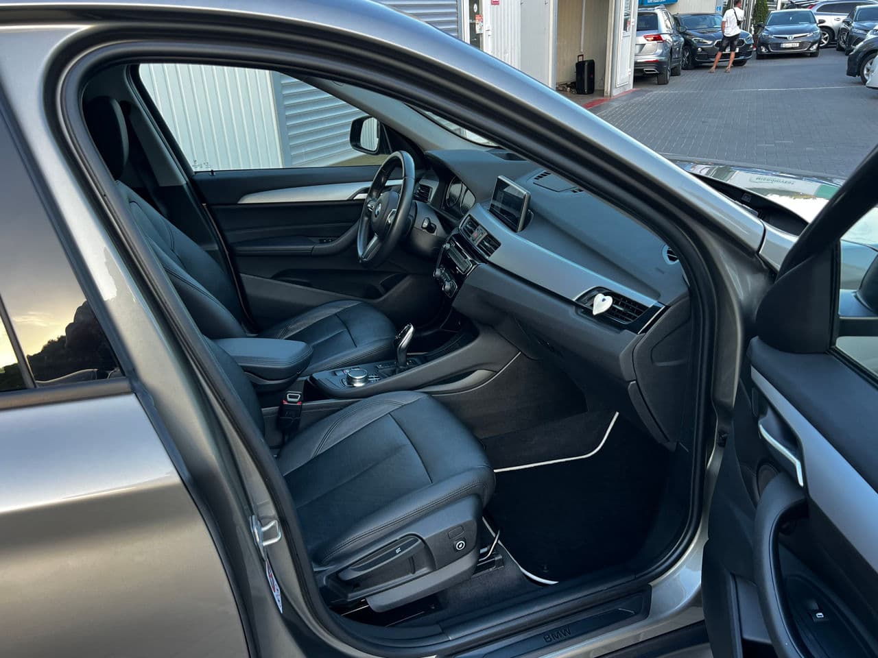 BMW X1 2.0i 2017 — Миниатюра 8