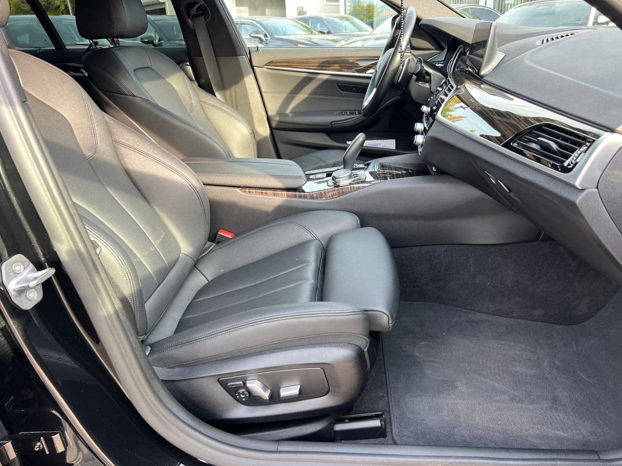 BMW 530e 2019 — Миниатюра 19