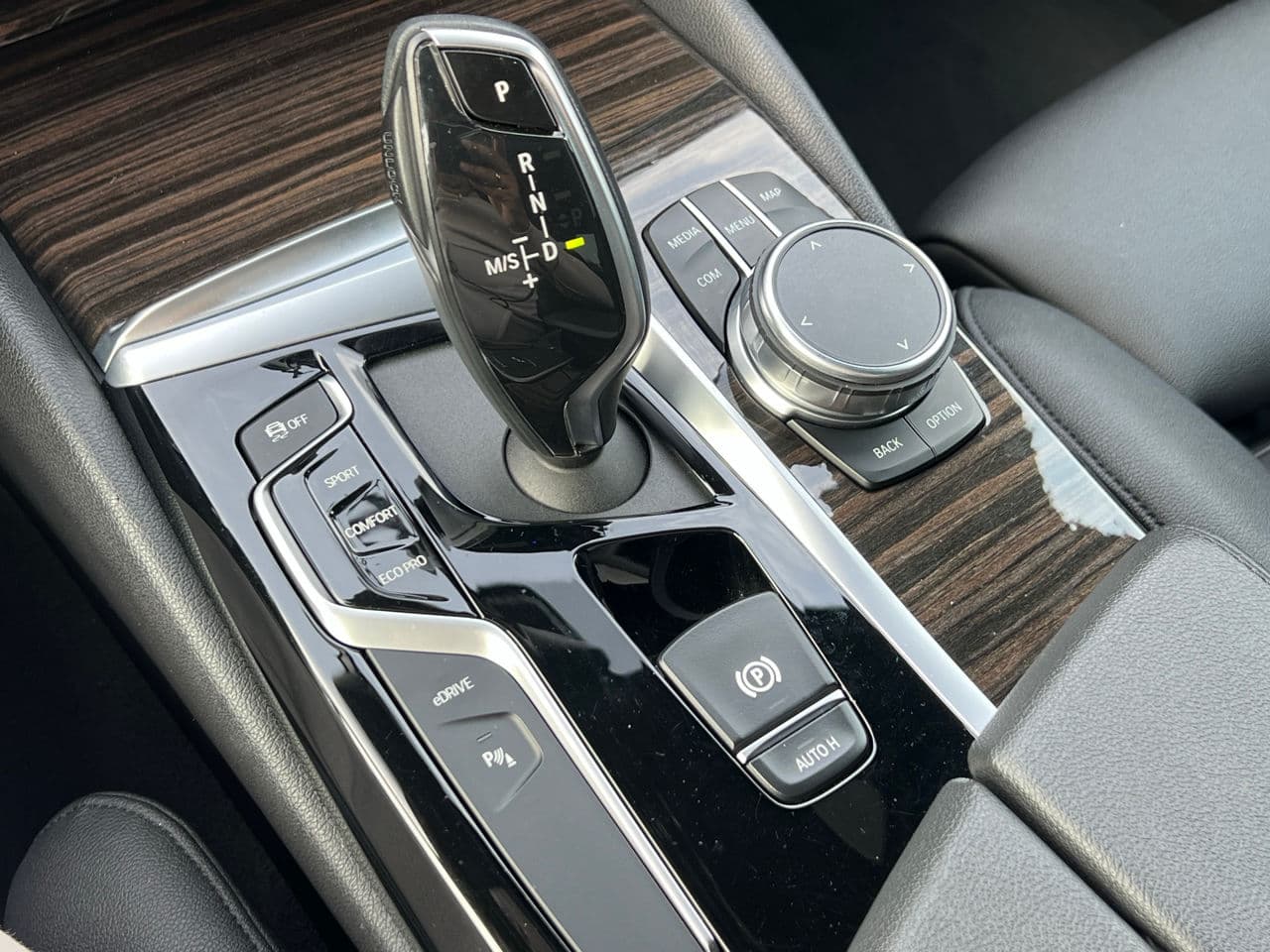 BMW 530e 2019 — Миниатюра 17