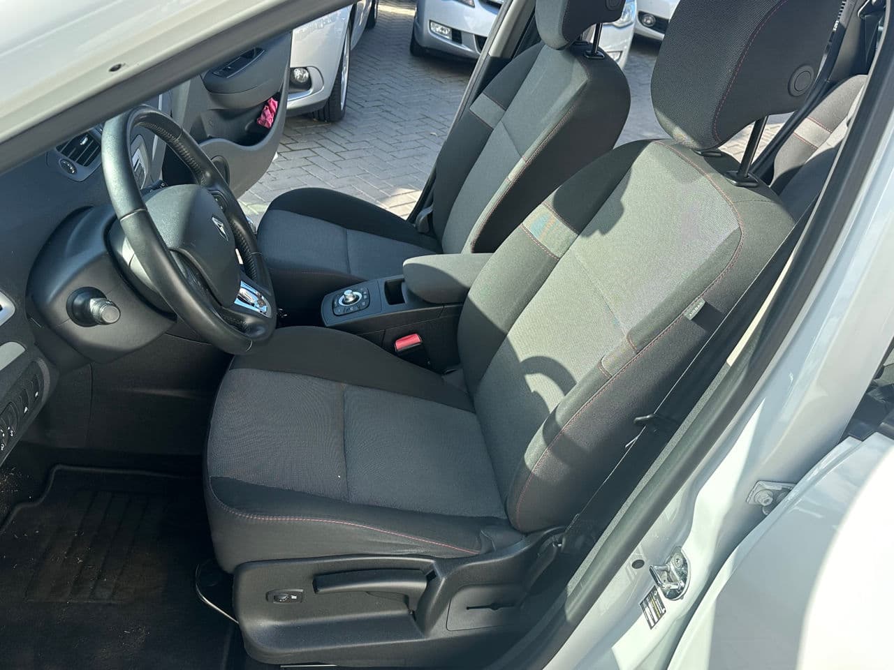 Renault Grand Scenic 2013 — Миниатюра 6