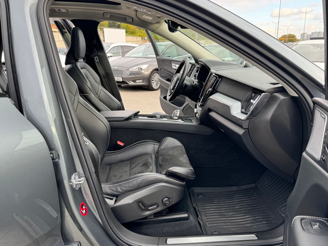 Volvo XC 60 2018 — Миниатюра 16