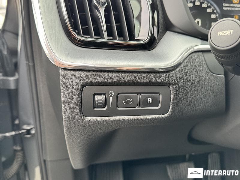Volvo XC 60 2018 — Миниатюра 20