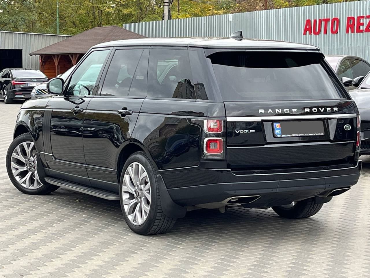 Land Rover Range Rover Vogue 2018 — Миниатюра 2