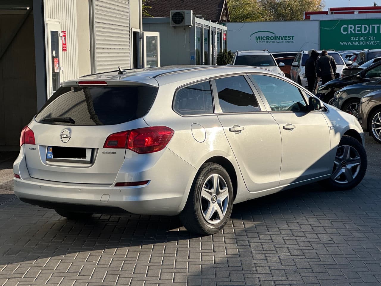 Opel Astra 2012 — Миниатюра 3