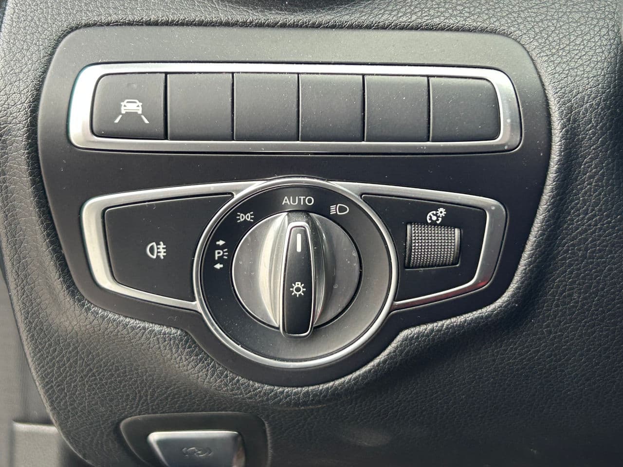 Mercedes C 220 2018 — Миниатюра 9