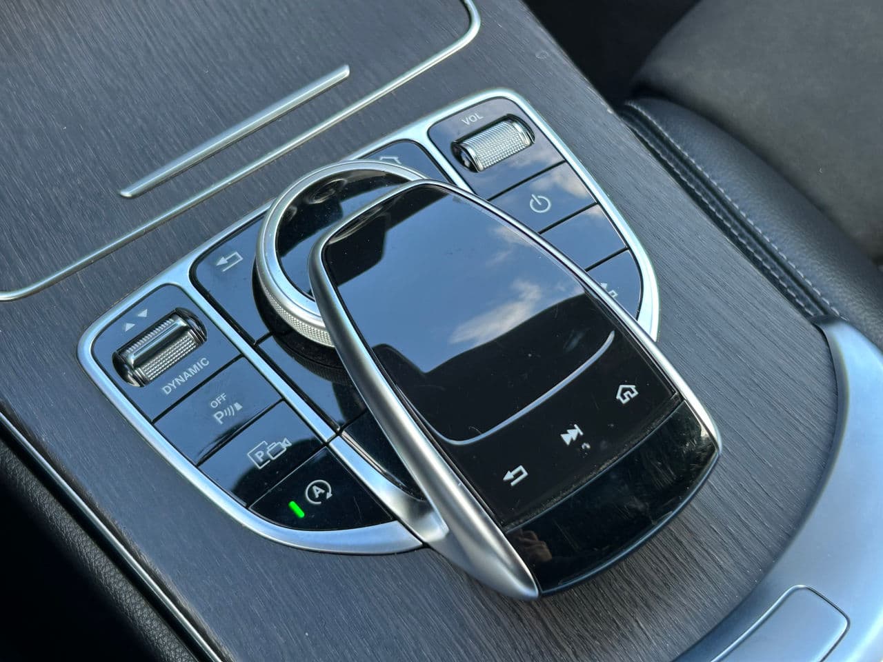 Mercedes C 220 2018 — Миниатюра 15