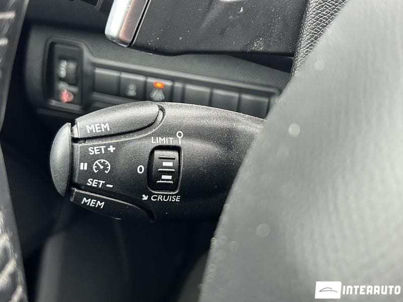 Peugeot 308 2020 — Миниатюра 10
