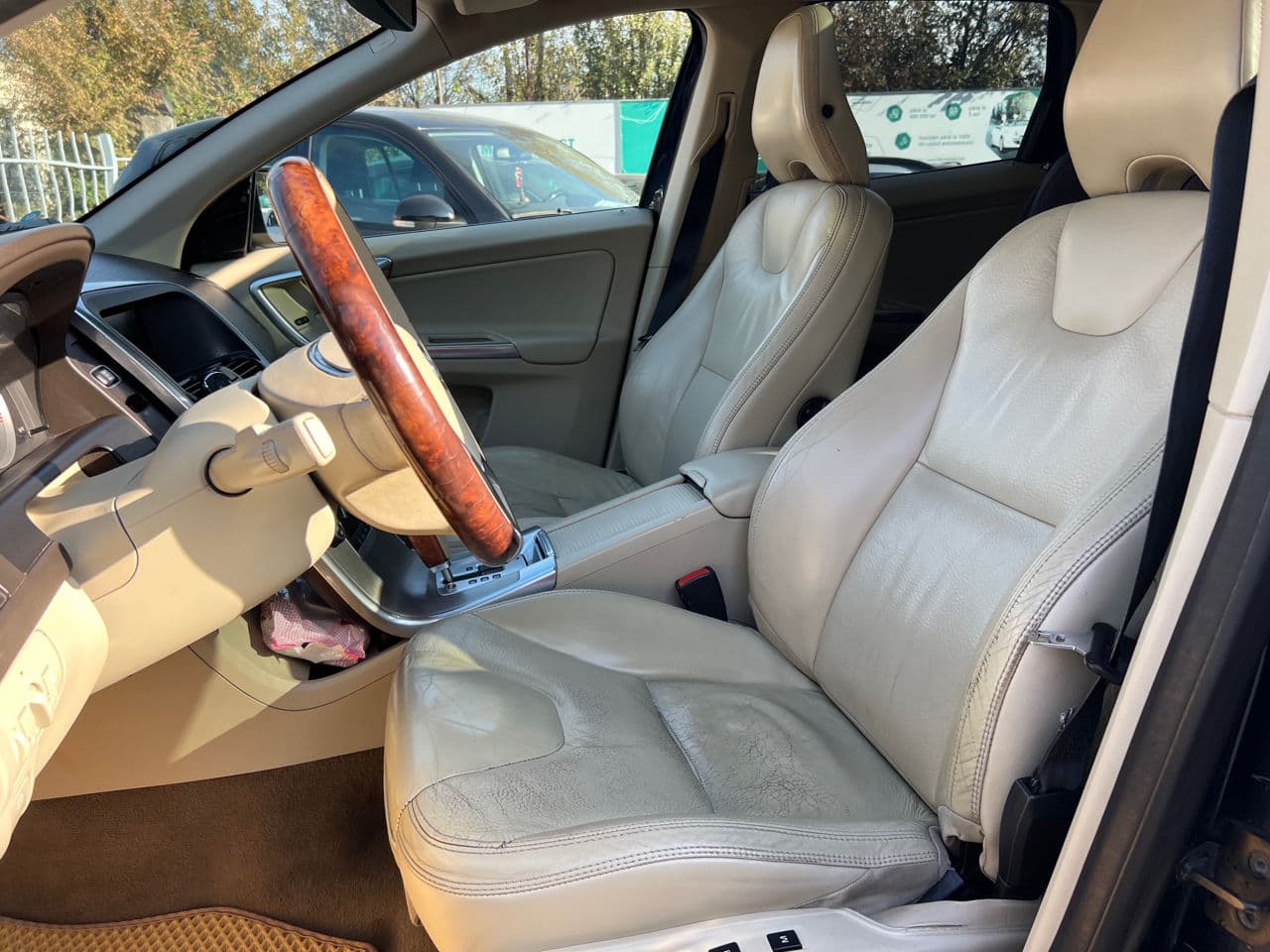 Volvo XC 60 2012 — Миниатюра 6