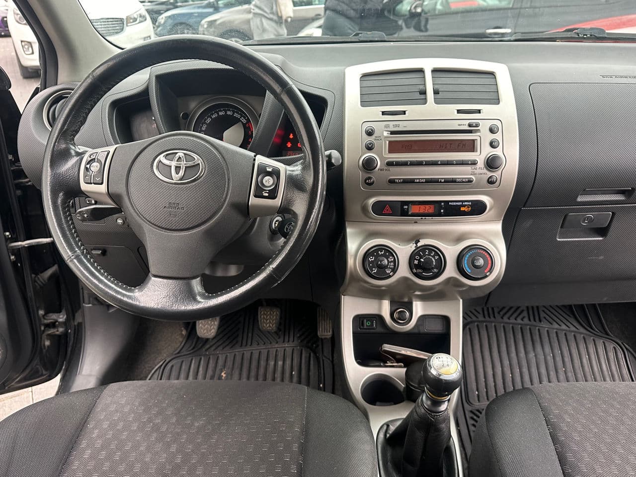 Toyota Urban Cruiser 2009 — Миниатюра 7