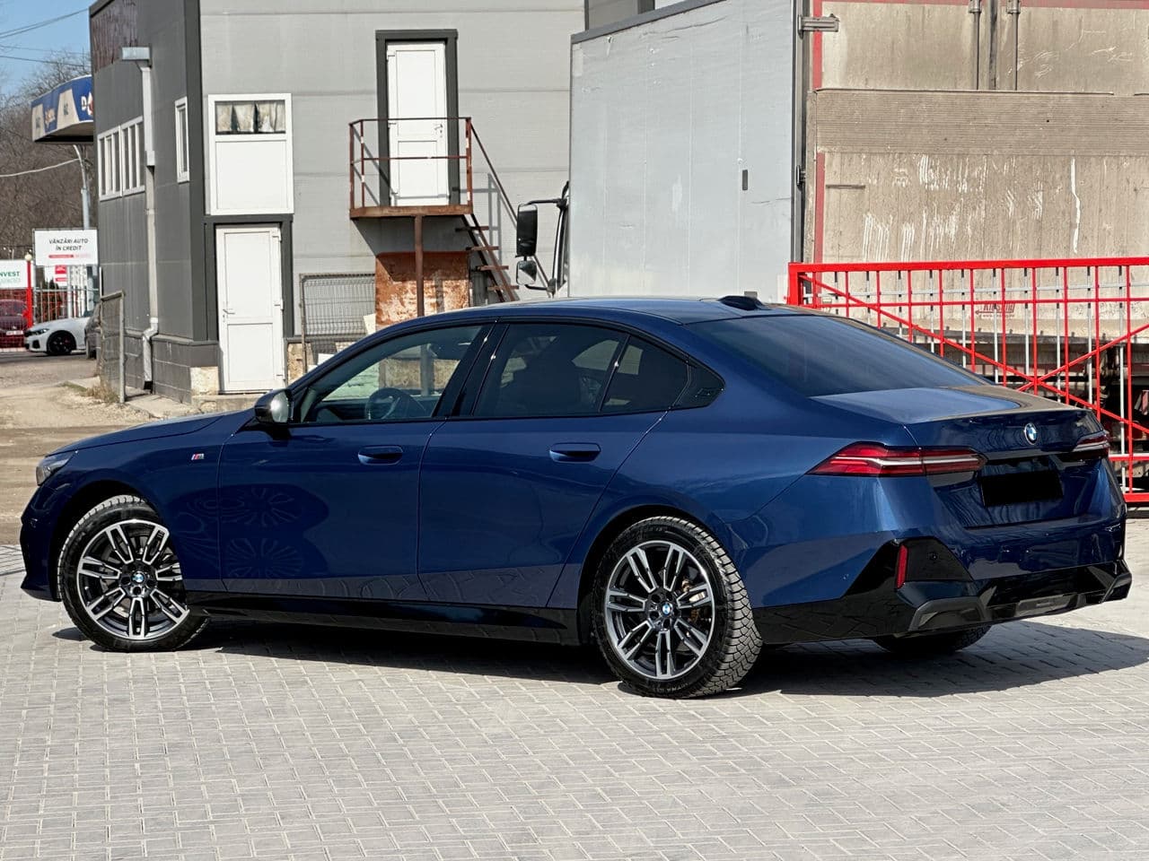 BMW 520 2023 — Миниатюра 2