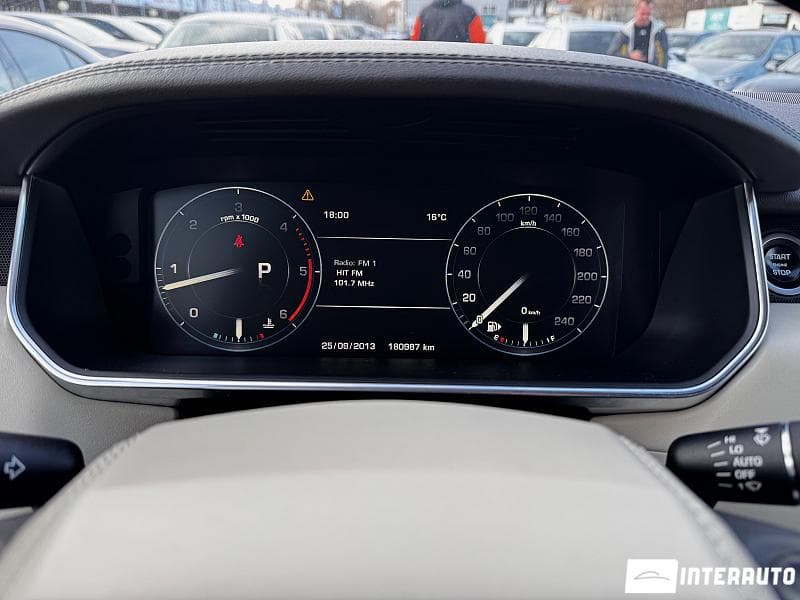 Land Rover Range Rover Vogue 2016 — Миниатюра 9