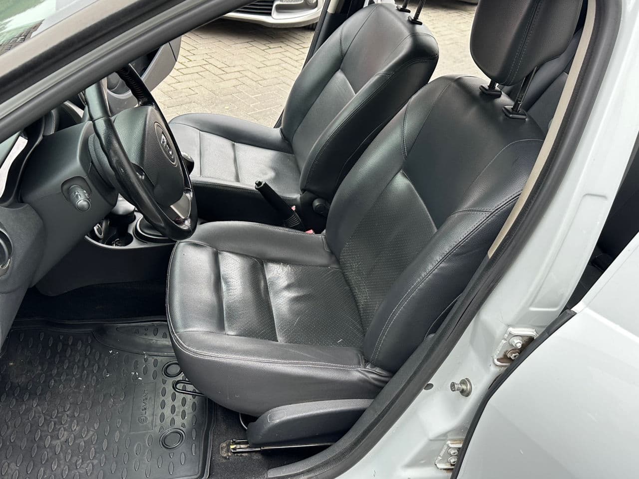 Dacia Duster 2012 — Миниатюра 6
