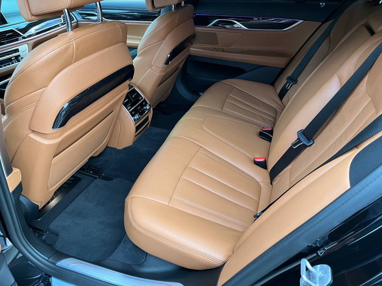BMW 740 2022 — Миниатюра 17