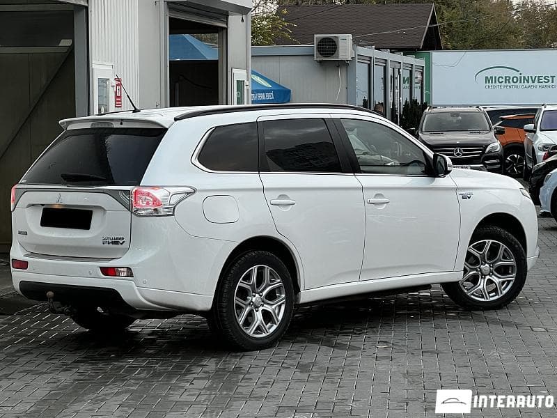 Mitsubishi Outlander 2014 — Миниатюра 3