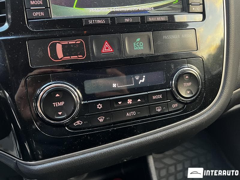 Mitsubishi Outlander 2014 — Миниатюра 10