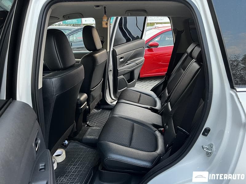 Mitsubishi Outlander 2014 — Миниатюра 6