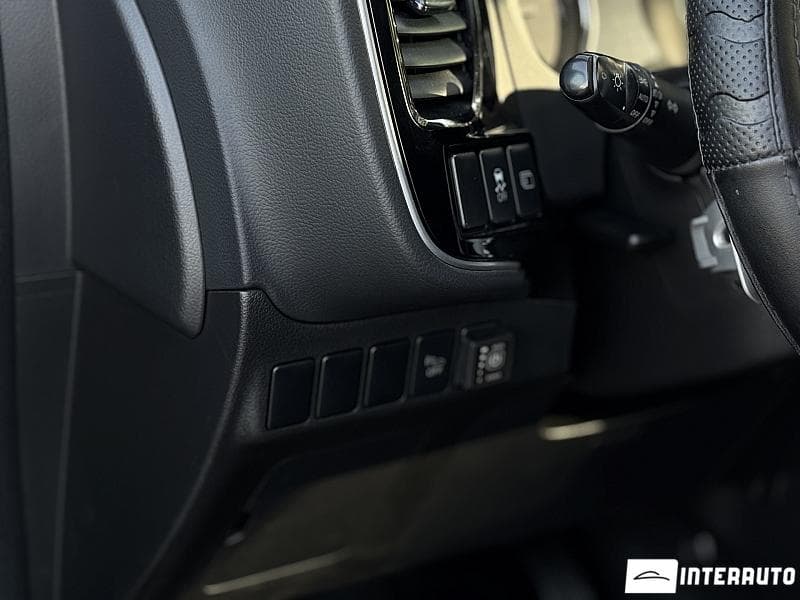 Mitsubishi Outlander 2013 — Миниатюра 9