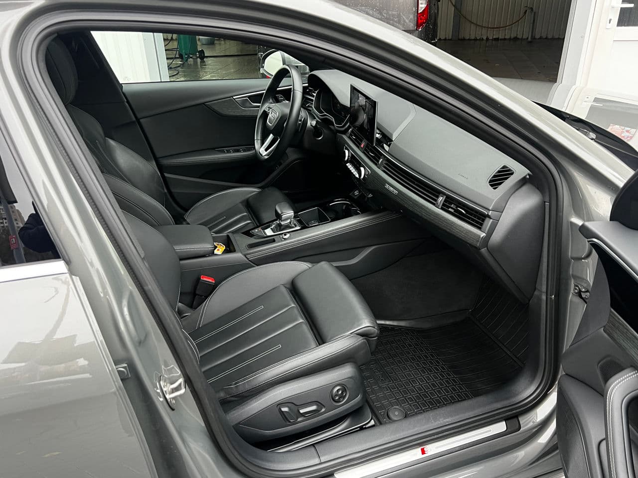 Audi A4 2022 — Миниатюра 5
