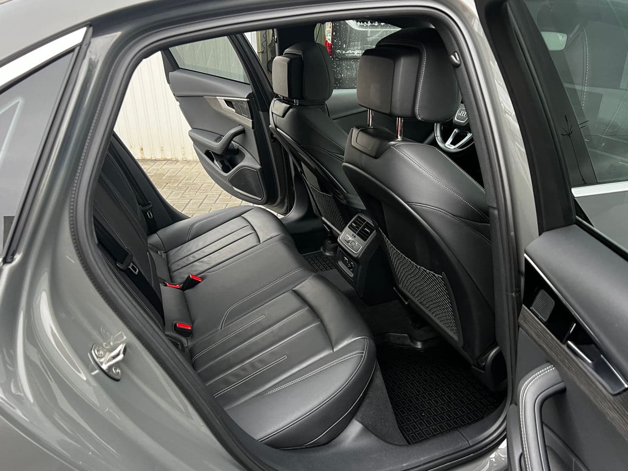 Audi A4 2022 — Миниатюра 17