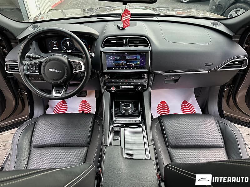 Jaguar F-Pace 2017 — Миниатюра 8