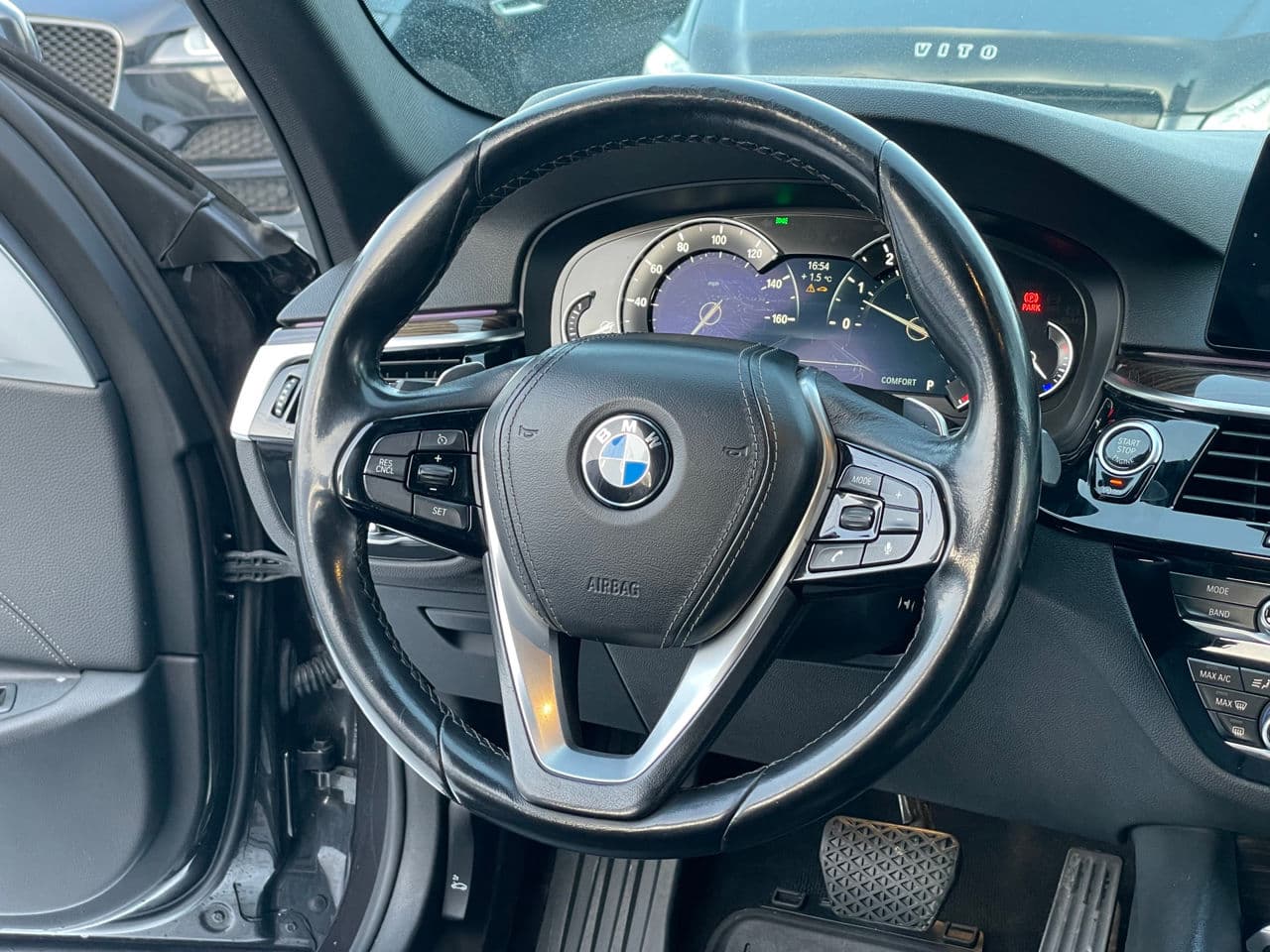 BMW 530 2018 — Миниатюра 10