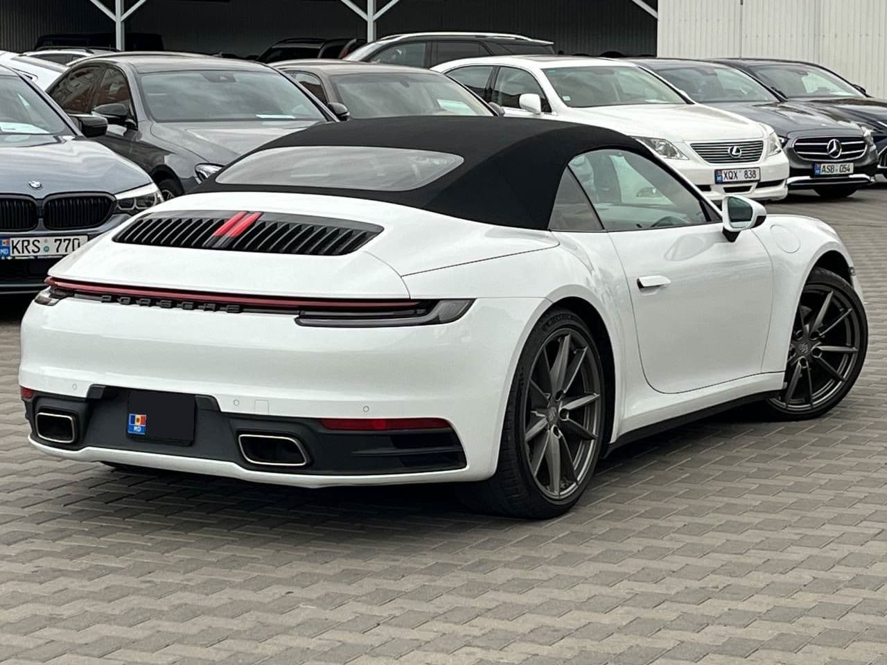 2020 Porsche 911 Carrera — Miniatură 4