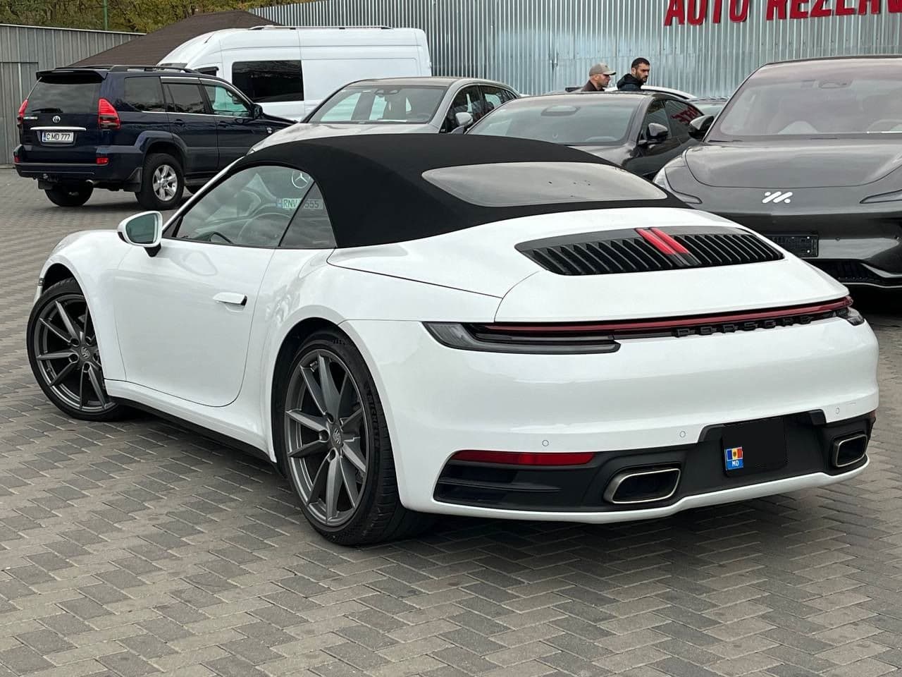 2020 Porsche 911 Carrera — Miniatură 2