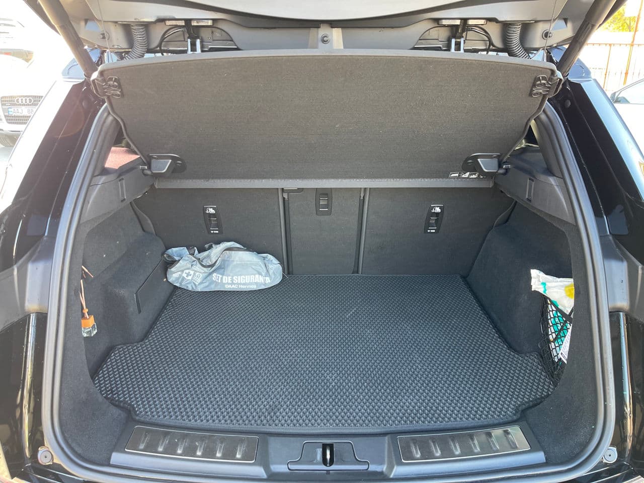 Land Rover Range Rover Evoque 2022 — Миниатюра 18