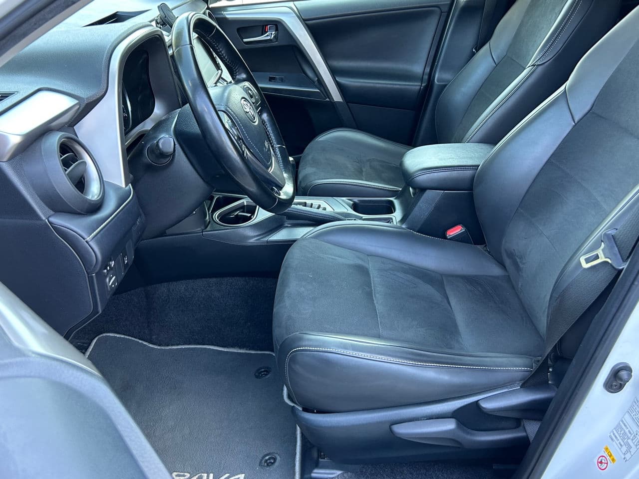 Toyota Rav-4 2017 — Миниатюра 8