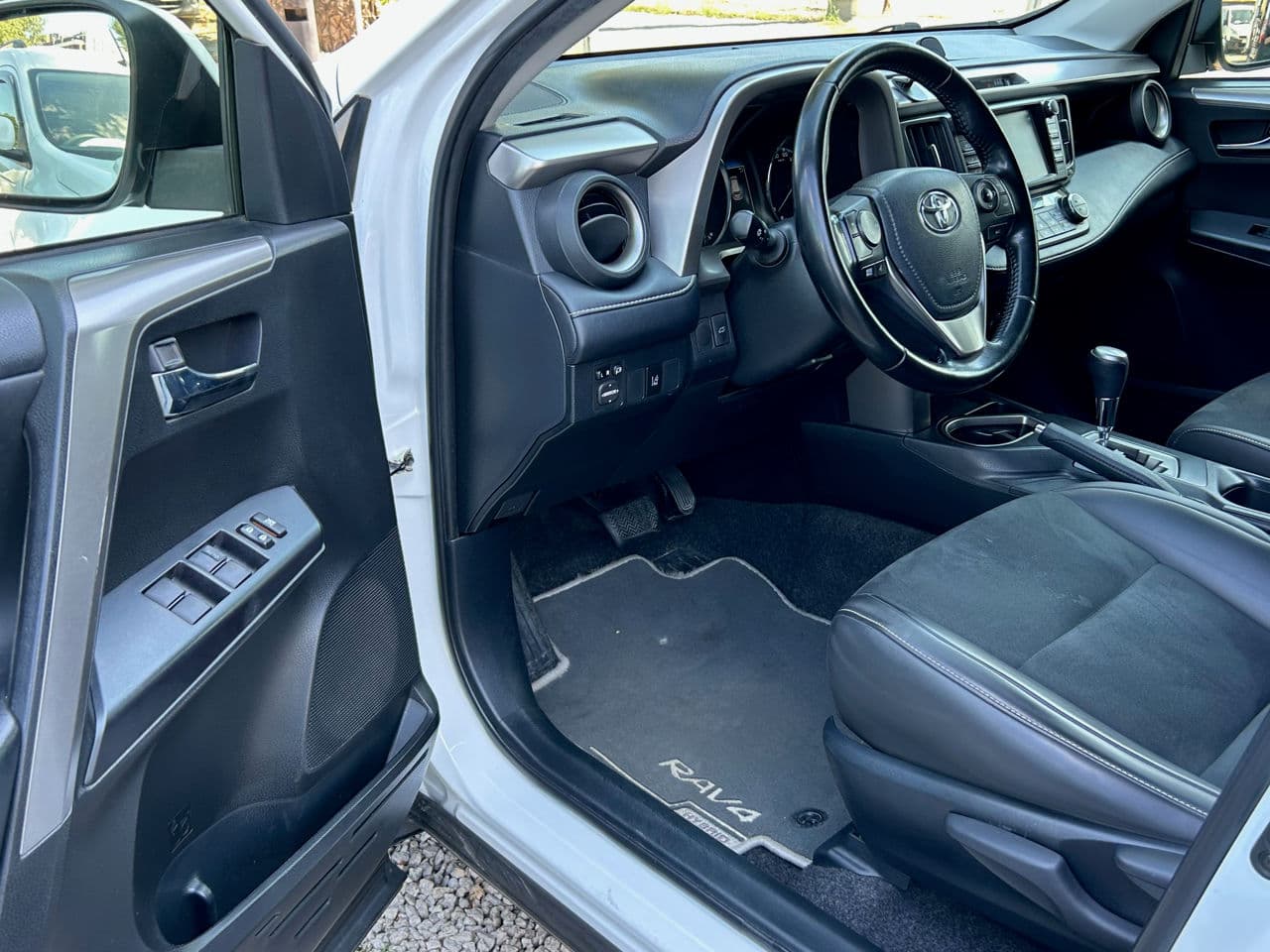 Toyota Rav-4 2017 — Миниатюра 6