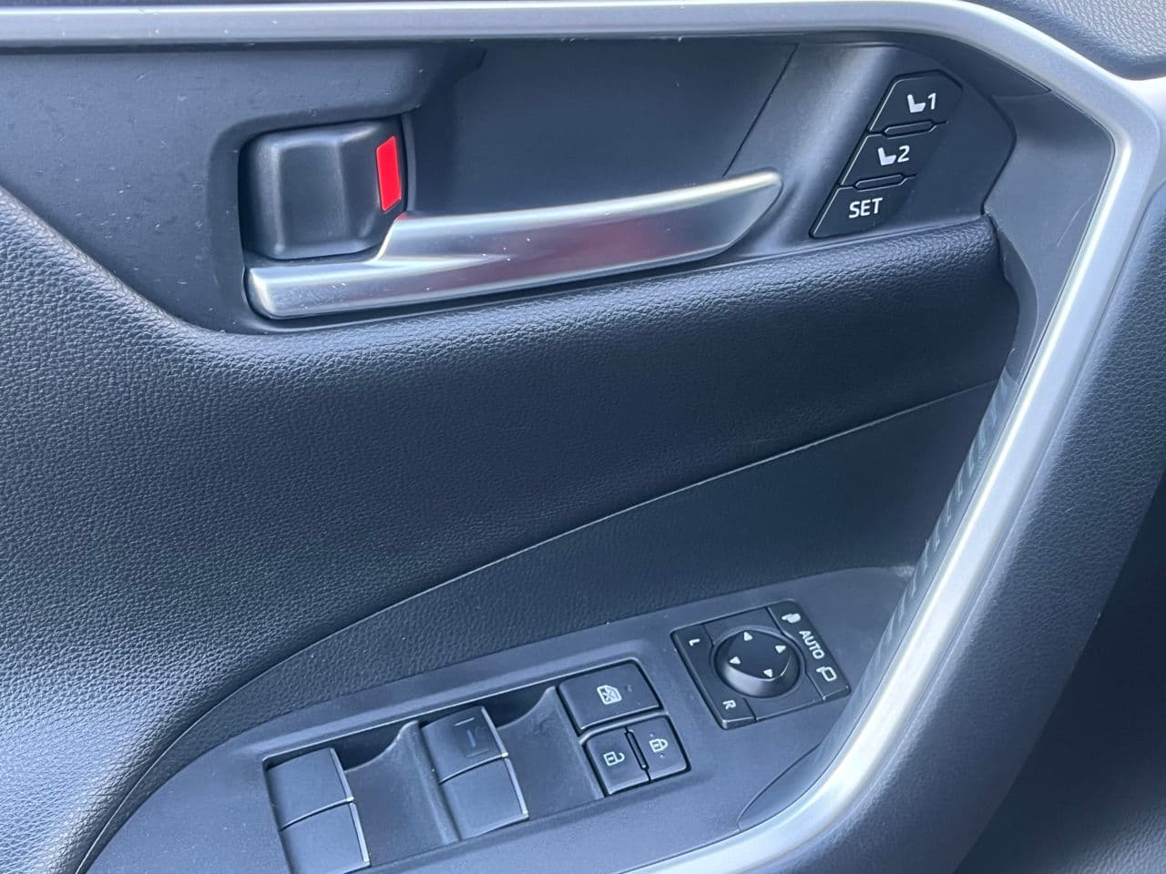 Toyota Rav-4 2019 — Миниатюра 7